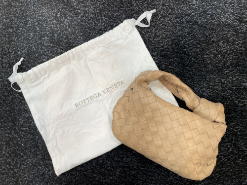 ラグジュアリーブランドのBOTTEGA VENETA