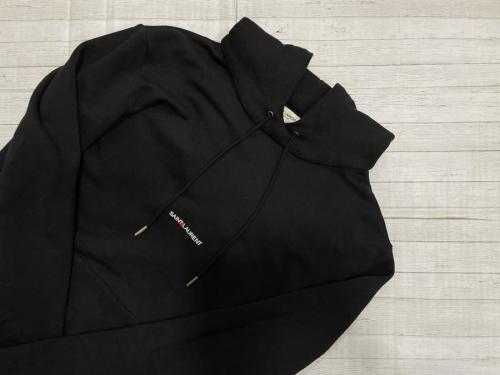 プルオーバーパーカー