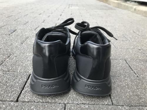 プラダのPRAX 01