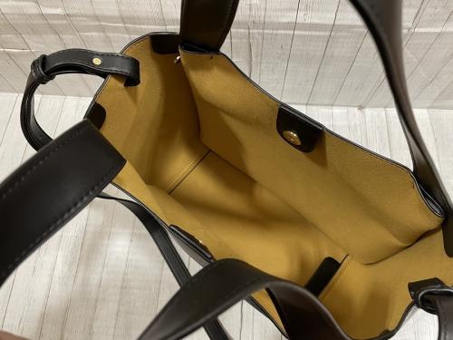 Stella Logo Crossbody Bagの新入荷　立川