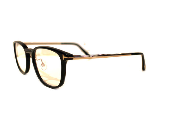TOM FORD トム フォードの2019年の新作伊達メガネをお買取しました 