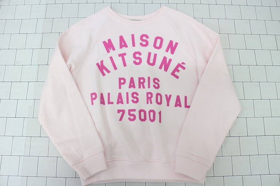 MAISON KITSUNE(メゾン キツネ)ロゴスウェットのご紹介です