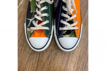 「スニーカーのCONVERSE 」