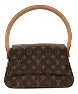 「ラグジュアリーブランドのLOUIS VUITTON 」