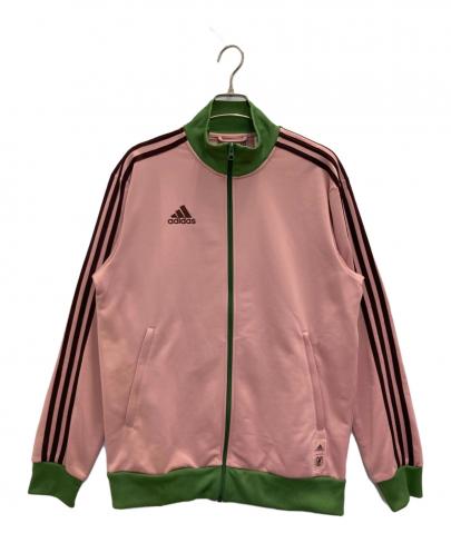 「スポーツブランドのadidas 」
