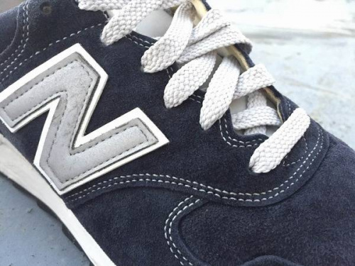 スニーカーのニューバランス