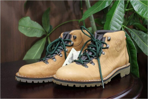 トレッキングブーツの古着