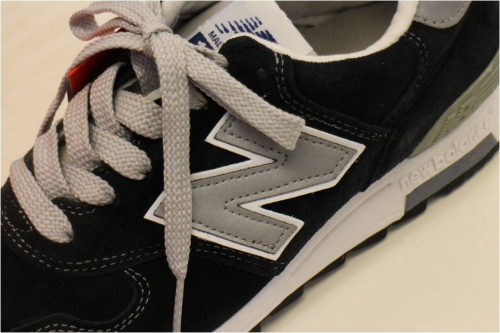 スニーカーの市川