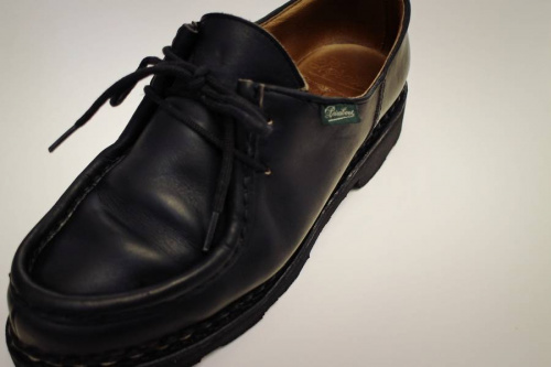 シューズのミカエル