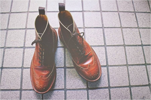 Tricker'sのブーツ