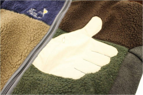 go slow caravanのマウンテンパーカー