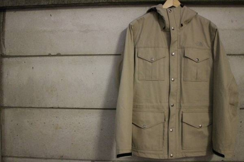 ノースフェイスのブラックレーベル