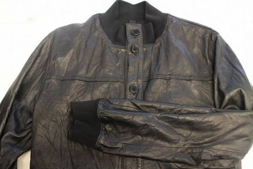 レザーのブルゾン