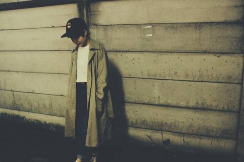 トゥモローランドのトレンチコート