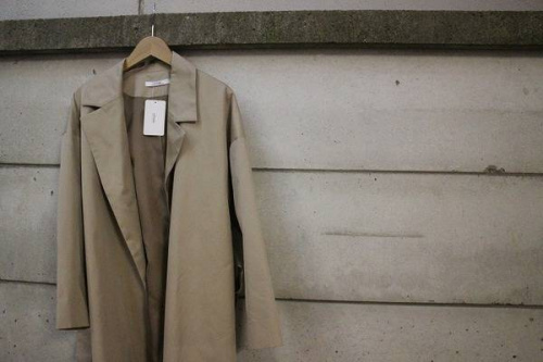 ジャーナルスタンダードのトレンチ