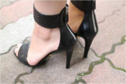 シューズのサンダル