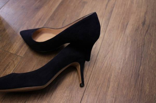 ジャンヴィトロッシのパンプス