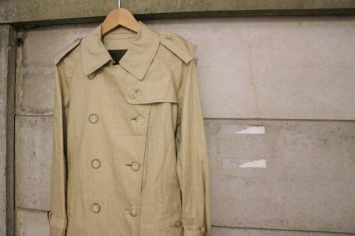 トレンチコートの千葉