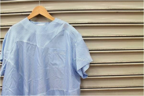 ブラウスの千葉