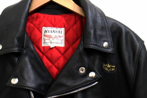 ルイスレザーのサイクロンタイトフィット