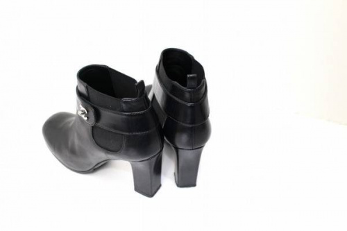 古着のショートブーツ