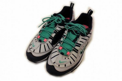 ストリートブランドのスポーツブランド