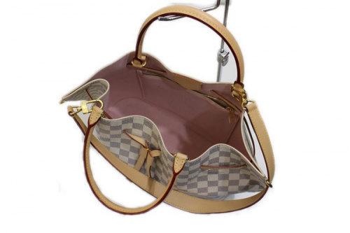 ダミエアズール