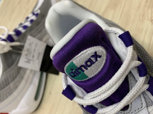 ナイキのAIRMAX95
