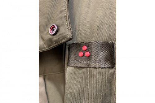 ピューテリーのダウンジャケット