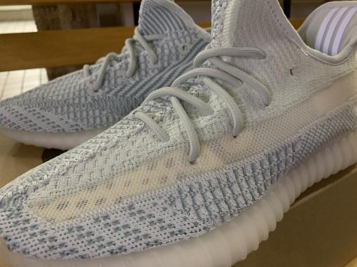 カニエ・ウエストのKANYE WEST