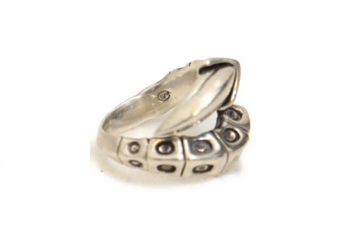 ブラッディ　マリーのリング