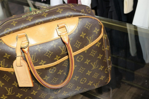 ラグジュアリーブランドのLOUIS VUITTON 　