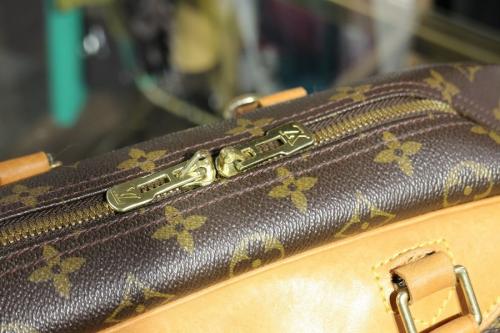 ルイ ヴィトン　のハンドバッグ