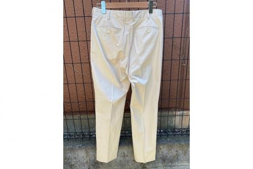 プラダのスラックス