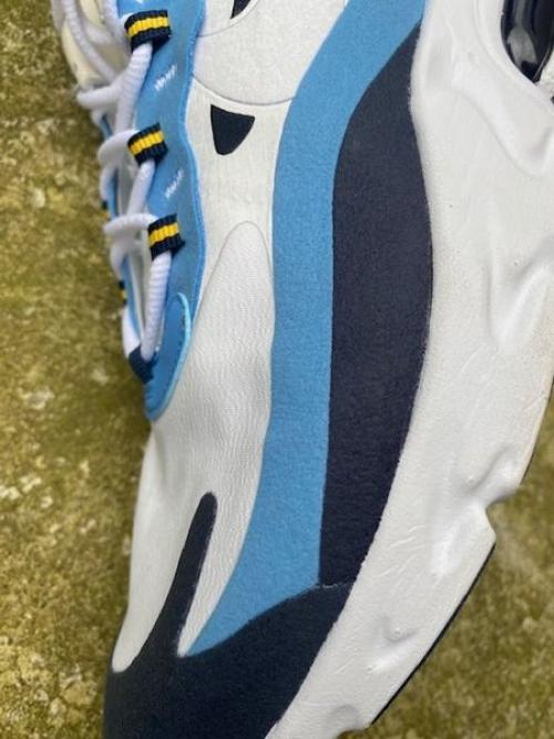 ローカットスニーカー　AIR MAX 270 React