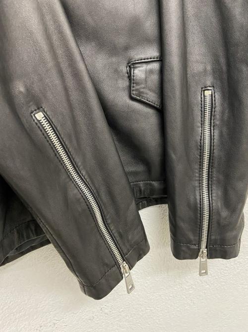 レザージャケットのライダース