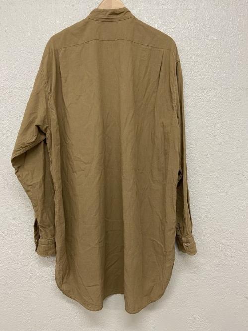 バンドカラーシャツのベタシャン