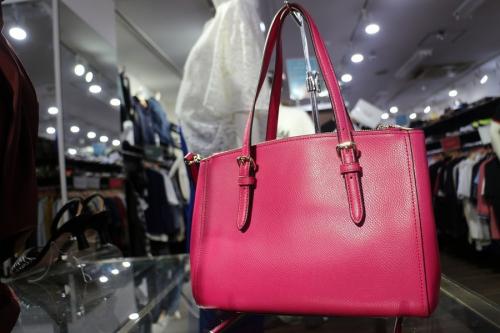 コーチのターンロックキャリーオール26