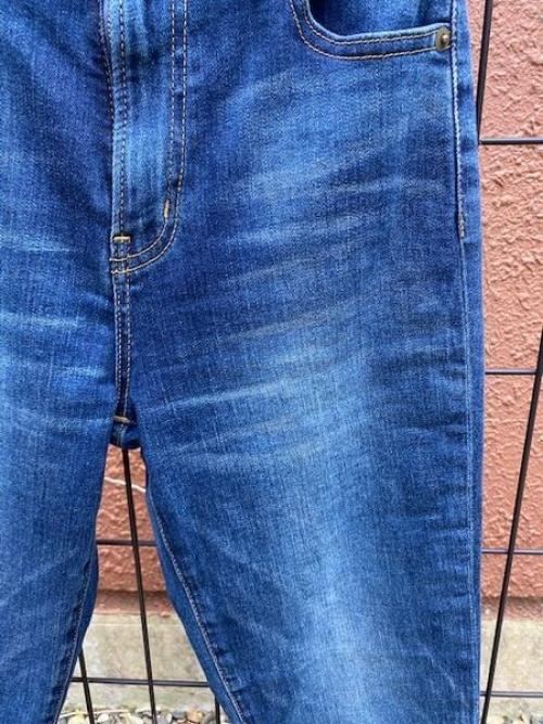テーパードデニムパンツ　切りっぱなし