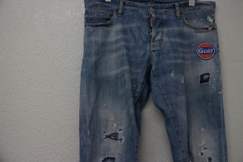 ディースクエアードのデニムパンツ