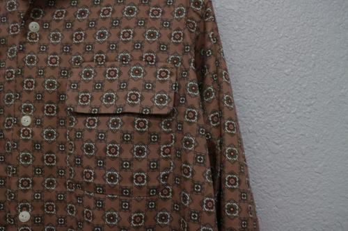 ニードルスのデザインシャツ