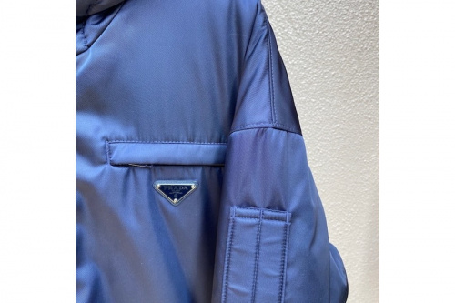 ラグジュアリーブランドのPRADA