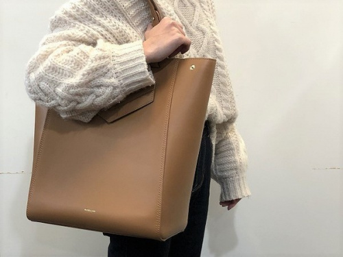 レアアイテムのDEMELLIER