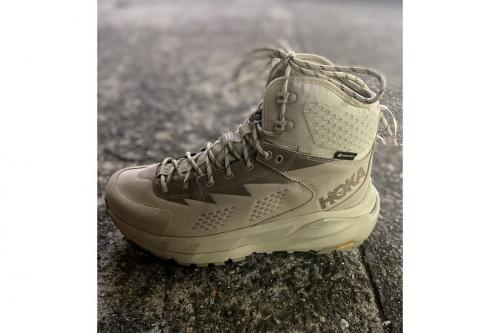 ホカ オネオネのブーツ