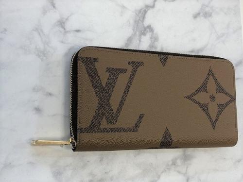 LOUIS VUITTON 　のルイ ヴィトン　