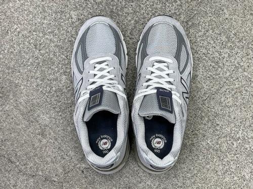 ニューバランスのスニーカー