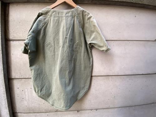 マディソンブルーのベースボールシャツ