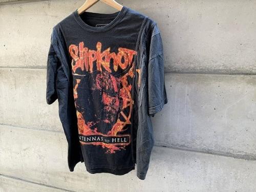 Tシャツのトップス