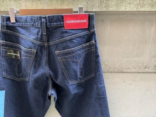 カルバンクラインジーンズのデニムパンツ