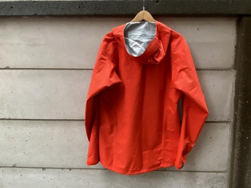 アークテリクスのシェルジャケット